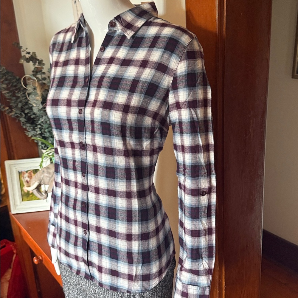 NWT northern reflections size small 100% cotton Plaid Button-Up Women's Top